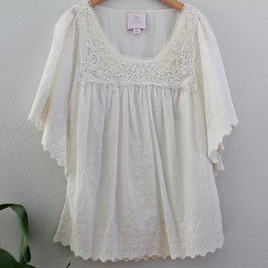 Romeo & Juliet Couture Flowy Lace Top